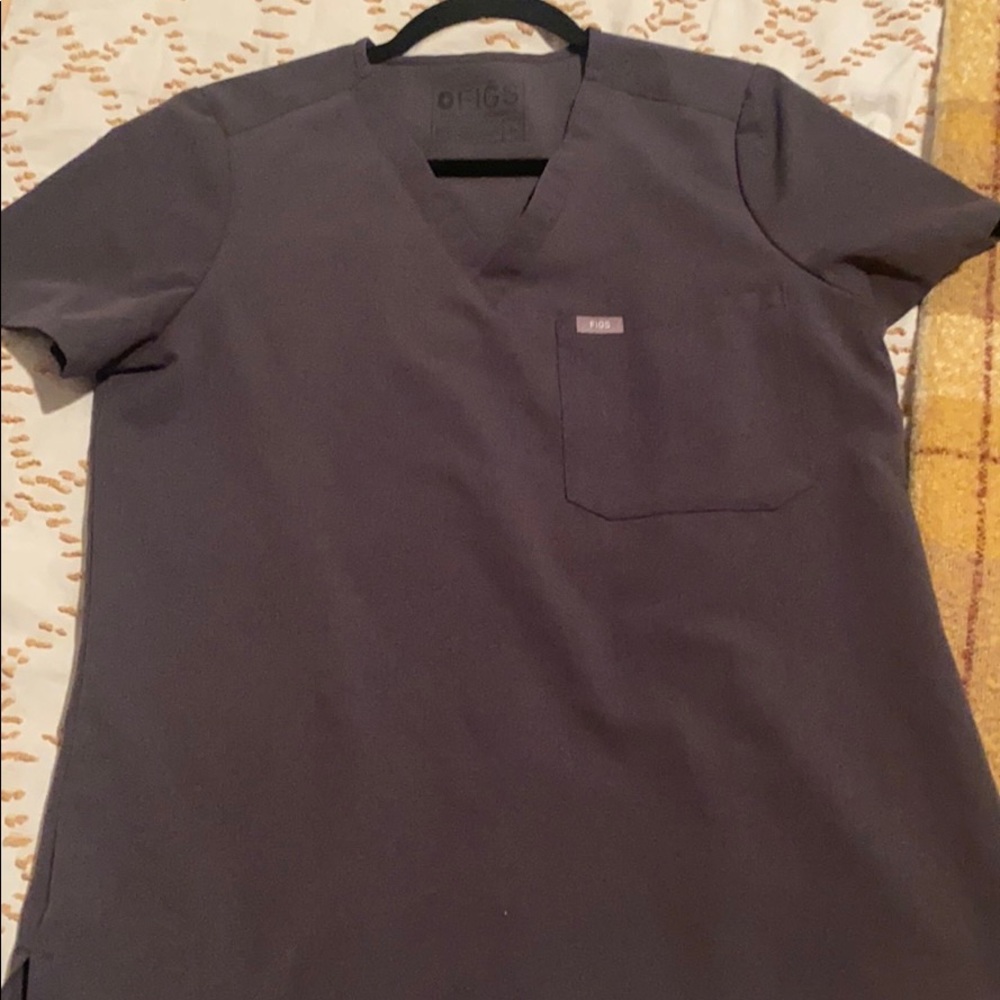 Figs scrub top